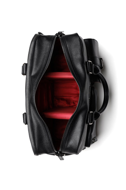 geöffnete Kameratasche Aurora in schwarz für Frauen mit 3 Fächern, das Innenleben ist Rot